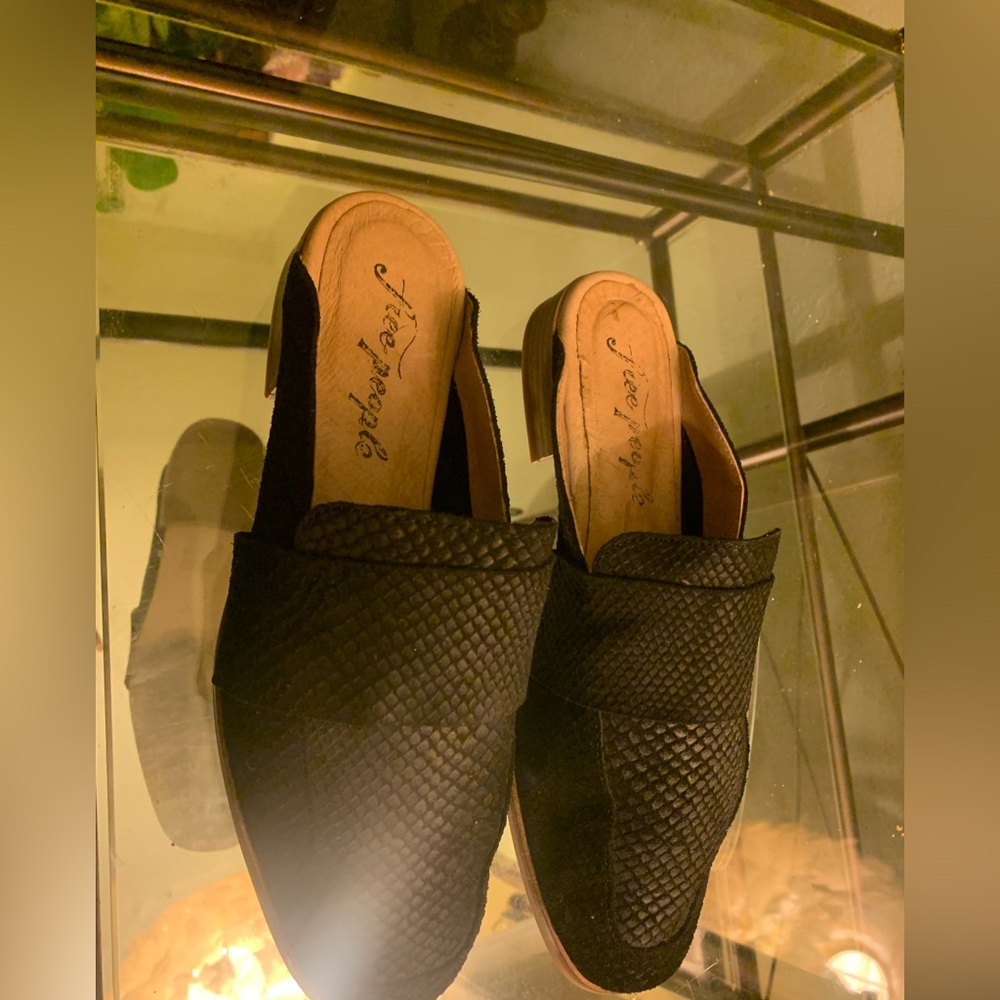 Free people slides size 6